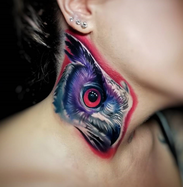 Burung hantu dengan mata tajam